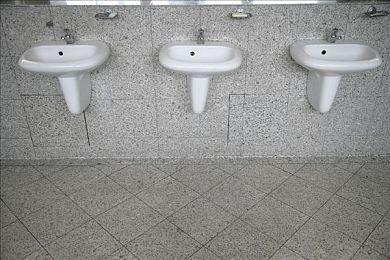 《合金装备3》重制版与原版对比：画面进化 效果更逼真